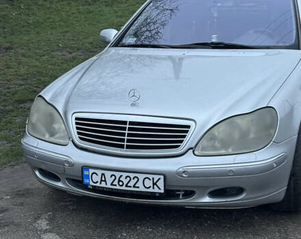 Серый Мерседес С Класс, объемом двигателя 3.2 л и пробегом 350 тыс. км за 6000 $, фото 1 на Automoto.ua