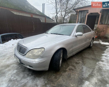 Серый Мерседес С Класс, объемом двигателя 3.2 л и пробегом 300 тыс. км за 2700 $, фото 1 на Automoto.ua