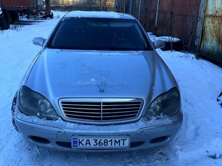 Мерседес С Клас 2000 у Києві на Automoto.ua Сірий Мерседес С Клас, об'ємом двигуна 3.2 л та пробігом 400 тис. км за 5500 $, фото 1 на Automoto.ua