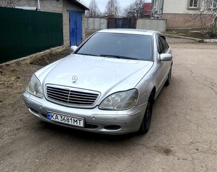 Серый Мерседес С Класс, объемом двигателя 3.2 л и пробегом 320 тыс. км за 6500 $, фото 1 на Automoto.ua