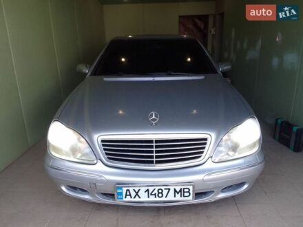 Сірий Мерседес С Клас, об'ємом двигуна 3.2 л та пробігом 302 тис. км за 5100 $, фото 1 на Automoto.ua