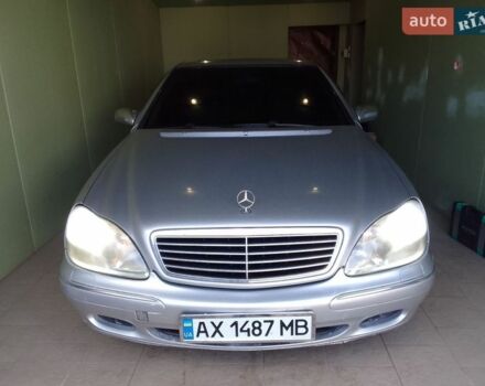 Серый Мерседес С Класс, объемом двигателя 3.2 л и пробегом 302 тыс. км за 5100 $, фото 1 на Automoto.ua