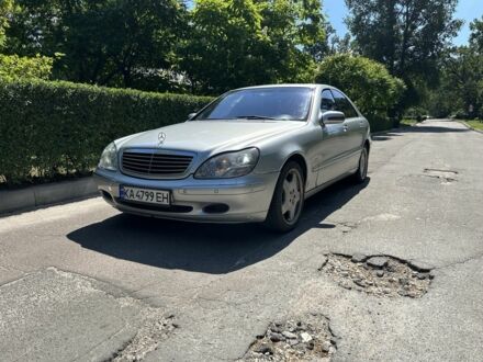 Сірий Мерседес С Клас, об'ємом двигуна 5 л та пробігом 280 тис. км за 4799 $, фото 1 на Automoto.ua