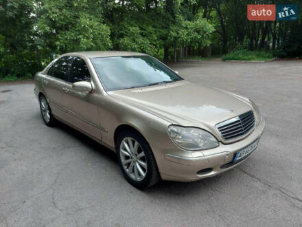 Сірий Мерседес С Клас, об'ємом двигуна 3.2 л та пробігом 328 тис. км за 3999 $, фото 1 на Automoto.ua