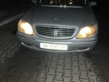 Серый Мерседес С Класс, объемом двигателя 3.2 л и пробегом 355 тыс. км за 4499 $, фото 1 на Automoto.ua