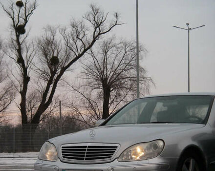 Серый Мерседес С Класс, объемом двигателя 5 л и пробегом 260 тыс. км за 5700 $, фото 1 на Automoto.ua