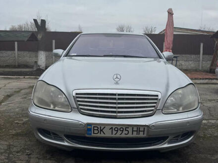 Серый Мерседес С Класс, объемом двигателя 4 л и пробегом 520 тыс. км за 5500 $, фото 1 на Automoto.ua