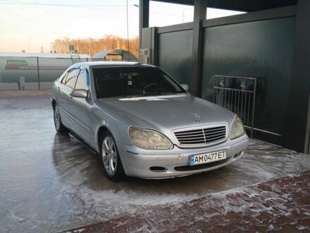 Серый Мерседес С Класс, объемом двигателя 3.2 л и пробегом 200 тыс. км за 5500 $, фото 1 на Automoto.ua