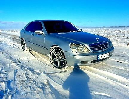 Серый Мерседес С Класс, объемом двигателя 3.2 л и пробегом 222 тыс. км за 4200 $, фото 1 на Automoto.ua