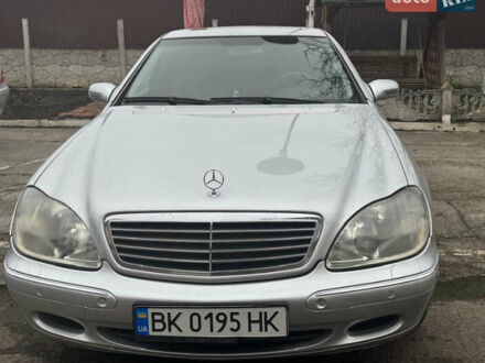 Серый Мерседес С Класс, объемом двигателя 5 л и пробегом 420 тыс. км за 6000 $, фото 1 на Automoto.ua