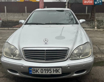 Сірий Мерседес С Клас, об'ємом двигуна 5 л та пробігом 420 тис. км за 6000 $, фото 1 на Automoto.ua