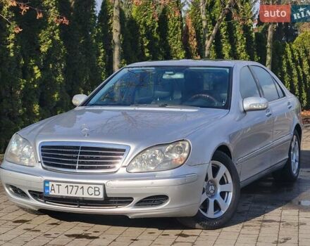 Серый Мерседес С Класс, объемом двигателя 3.2 л и пробегом 300 тыс. км за 4300 $, фото 1 на Automoto.ua