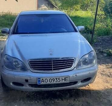 Сірий Мерседес С Клас, об'ємом двигуна 4 л та пробігом 400 тис. км за 3000 $, фото 1 на Automoto.ua