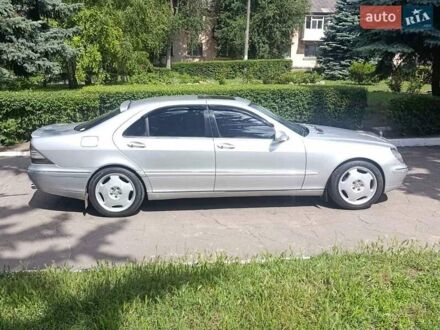 Сірий Мерседес С Клас, об'ємом двигуна 5 л та пробігом 300 тис. км за 6500 $, фото 1 на Automoto.ua