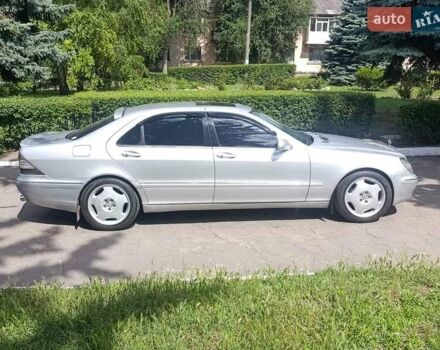 Серый Мерседес С Класс, объемом двигателя 5 л и пробегом 300 тыс. км за 6500 $, фото 1 на Automoto.ua