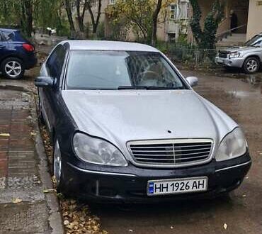Серый Мерседес С Класс, объемом двигателя 5 л и пробегом 366 тыс. км за 4500 $, фото 1 на Automoto.ua