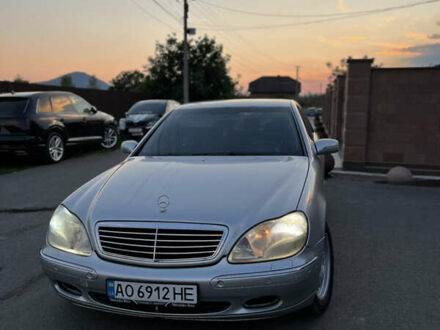 Серый Мерседес С Класс, объемом двигателя 3.2 л и пробегом 378 тыс. км за 4100 $, фото 1 на Automoto.ua