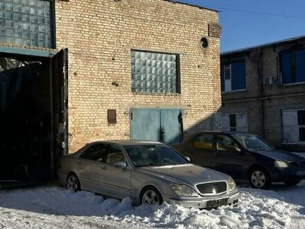 Серый Мерседес С Класс, объемом двигателя 5 л и пробегом 287 тыс. км за 3500 $, фото 1 на Automoto.ua