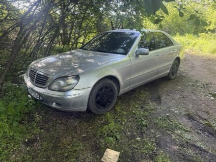Мерседес С Клас 2002 у Терновке на Automoto.ua Сірий Мерседес С Клас, об'ємом двигуна 3.2 л та пробігом 250 тис. км за 3200 $, фото 1 на Automoto.ua