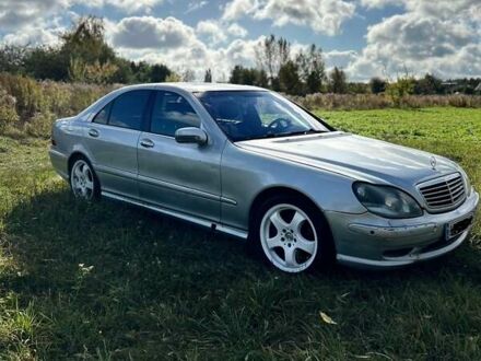 Серый Мерседес С Класс, объемом двигателя 5 л и пробегом 400 тыс. км за 5513 $, фото 1 на Automoto.ua