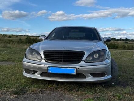Сірий Мерседес С Клас, об'ємом двигуна 4.3 л та пробігом 300 тис. км за 2710 $, фото 1 на Automoto.ua