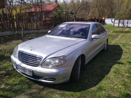 Сірий Мерседес С Клас, об'ємом двигуна 3.7 л та пробігом 237 тис. км за 5316 $, фото 1 на Automoto.ua