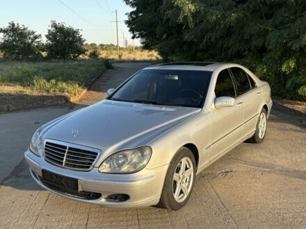 Сірий Мерседес С Клас, об'ємом двигуна 3.7 л та пробігом 470 тис. км за 2899 $, фото 1 на Automoto.ua