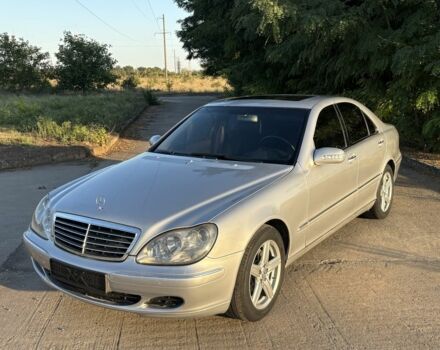 Серый Мерседес С Класс, объемом двигателя 3.7 л и пробегом 470 тыс. км за 2899 $, фото 1 на Automoto.ua