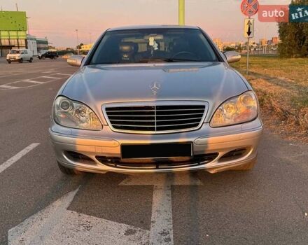 Серый Мерседес С Класс, объемом двигателя 4 л и пробегом 320 тыс. км за 6000 $, фото 1 на Automoto.ua