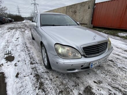 Серый Мерседес С Класс, объемом двигателя 4 л и пробегом 200 тыс. км за 2950 $, фото 1 на Automoto.ua