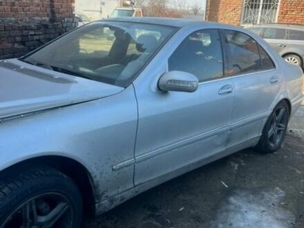 Сірий Мерседес С Клас, об'ємом двигуна 3.22 л та пробігом 350 тис. км за 1900 $, фото 1 на Automoto.ua