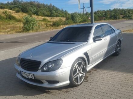 Сірий Мерседес С Клас, об'ємом двигуна 4 л та пробігом 380 тис. км за 8500 $, фото 1 на Automoto.ua