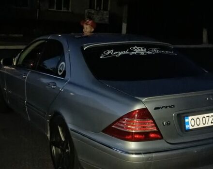 Серый Мерседес С Класс, объемом двигателя 3.7 л и пробегом 275 тыс. км за 6600 $, фото 1 на Automoto.ua