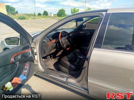 Мерседес С Класс 2005 в Гадяче на Automoto.ua Серый Мерседес С Класс, объемом двигателя 3.2 л и пробегом 305 тыс. км за 6700 $, фото 1 на Automoto.ua
