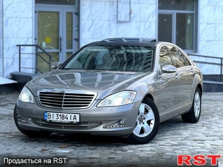 Серый Мерседес С Класс, объемом двигателя 3 л и пробегом 320 тыс. км за 10800 $, фото 1 на Automoto.ua