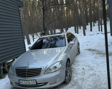 Серый Мерседес С Класс, объемом двигателя 5.46 л и пробегом 311 тыс. км за 13200 $, фото 1 на Automoto.ua