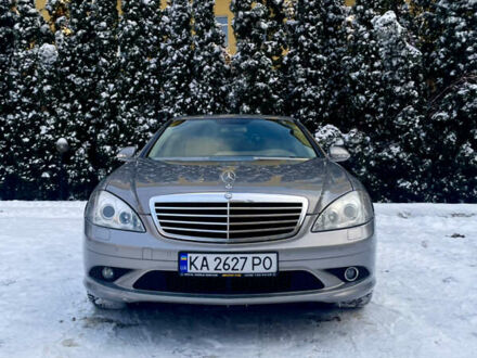 Серый Мерседес С Класс, объемом двигателя 3.5 л и пробегом 212 тыс. км за 8800 $, фото 1 на Automoto.ua