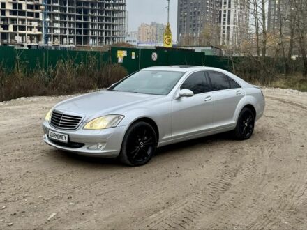 Серый Мерседес С Класс, объемом двигателя 3 л и пробегом 268 тыс. км за 7650 $, фото 1 на Automoto.ua