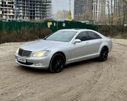 Серый Мерседес С Класс, объемом двигателя 3 л и пробегом 268 тыс. км за 7650 $, фото 1 на Automoto.ua
