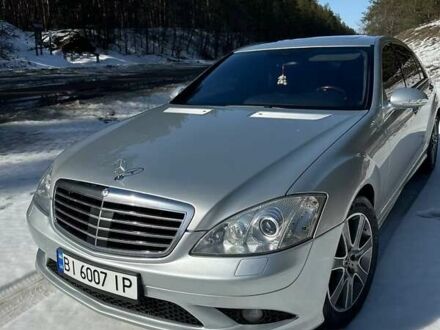 Серый Мерседес С Класс, объемом двигателя 5.5 л и пробегом 215 тыс. км за 8900 $, фото 1 на Automoto.ua