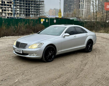 Серый Мерседес С Класс, объемом двигателя 3 л и пробегом 295 тыс. км за 7950 $, фото 1 на Automoto.ua