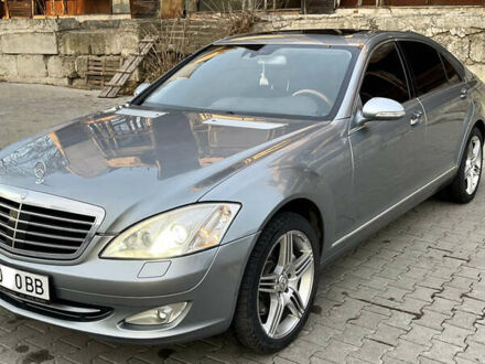 Мерседес С Класс 2006 в Черновцах на Automoto.ua Серый Мерседес С Класс, объемом двигателя 5.46 л и пробегом 260 тыс. км за 9000 $, фото 1 на Automoto.ua