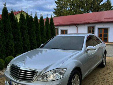 Серый Мерседес С Класс, объемом двигателя 3.5 л и пробегом 376 тыс. км за 9400 $, фото 1 на Automoto.ua