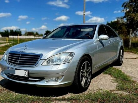 Сірий Мерседес С Клас, об'ємом двигуна 4.7 л та пробігом 210 тис. км за 13000 $, фото 1 на Automoto.ua