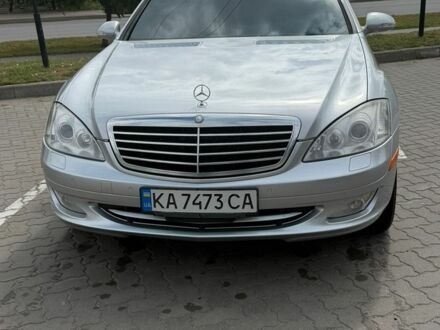 Сірий Мерседес С Клас, об'ємом двигуна 5.5 л та пробігом 289 тис. км за 10800 $, фото 1 на Automoto.ua