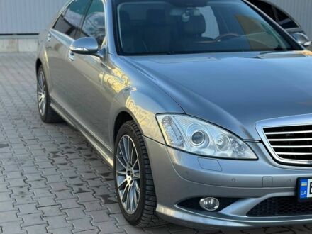 Сірий Мерседес С Клас, об'ємом двигуна 5.5 л та пробігом 250 тис. км за 11500 $, фото 1 на Automoto.ua