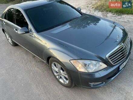 Сірий Мерседес С Клас, об'ємом двигуна 3 л та пробігом 350 тис. км за 12800 $, фото 1 на Automoto.ua