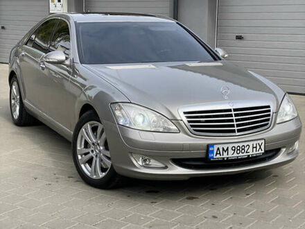 Мерседес С Клас 2008 у Житомирі на Automoto.ua Сірий Мерседес С Клас, об'ємом двигуна 3 л та пробігом 418 тис. км за 10700 $, фото 1 на Automoto.ua