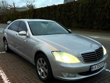 Сірий Мерседес С Клас, об'ємом двигуна 3.5 л та пробігом 340 тис. км за 10800 $, фото 1 на Automoto.ua