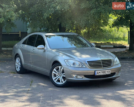 Сірий Мерседес С Клас, об'ємом двигуна 3 л та пробігом 412 тис. км за 13500 $, фото 1 на Automoto.ua